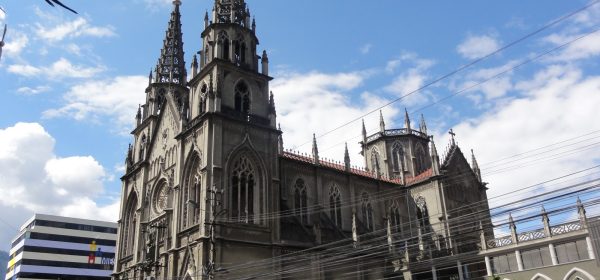 Santa teresita de quito moderno